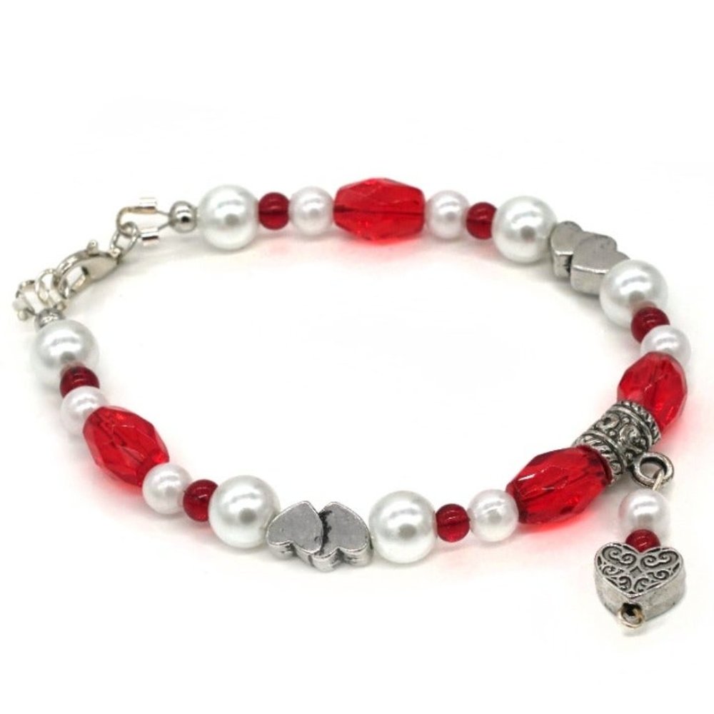Bracelet with white Pearls, red beads, heart shaped accents & charm. - Picture 2 of 3